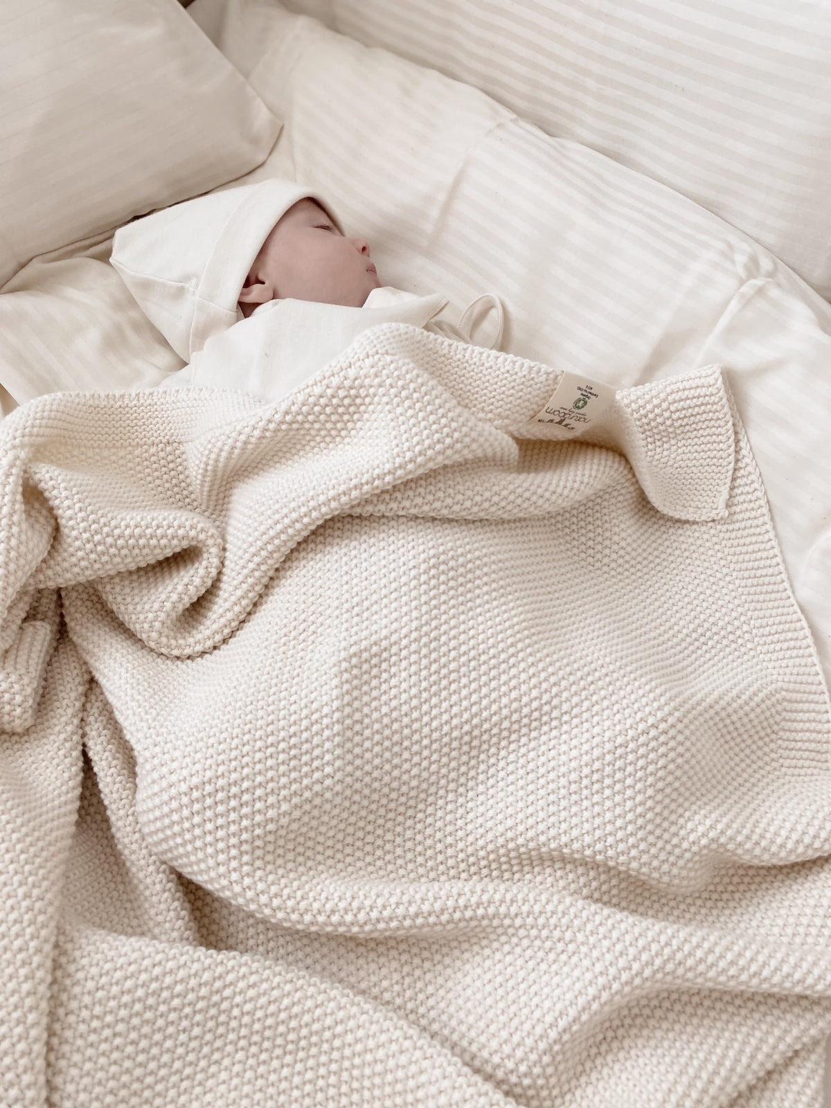 Naturaborn GOTS Organic Certified Knitted Baby Blanket
